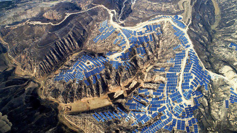 ♦️در حالیکه تمام کشورها سخت مشغول کارند، ما به خوابی عمیق فرو رفته‌ایم 🔹احداث نیروگاه خورشیدی با هد